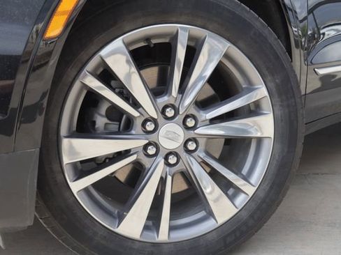 Certified 2025 Cadillac XT5 Premium Luxury image 2