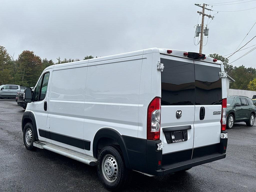 Used 2025 RAM ProMaster 2500 w/ U-Haul Equipment Group FWD image 13