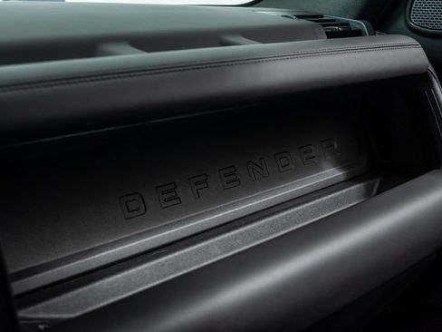 Used 2023 Land Rover Defender 110 V8 AWD/4WD image 20