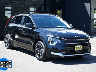 Used 2023 Kia Niro SX