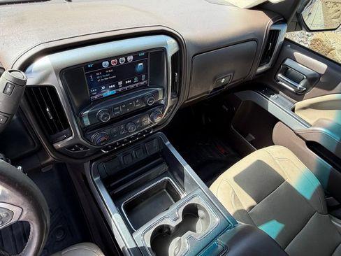 Used 2018 Chevrolet Silverado 1500 LTZ Z71 w/ LTZ Plus Package AWD/4WD image 17