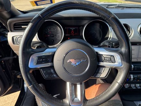 Used 2019 Ford Mustang Premium RWD image 18