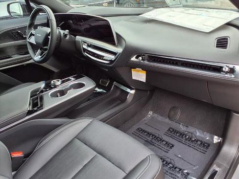 New 2026 Cadillac Lyriq V image 9