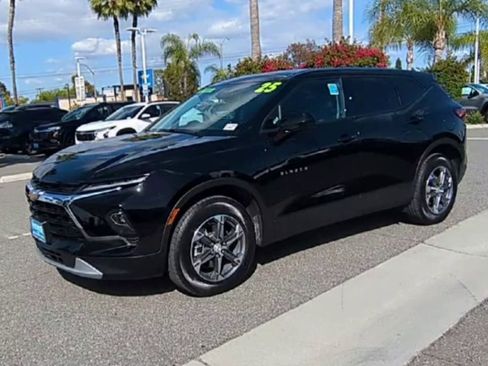 Certified 2025 Chevrolet Blazer LT AWD/4WD image 4