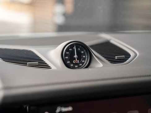 Certified 2025 Porsche Cayenne Coupe image 12