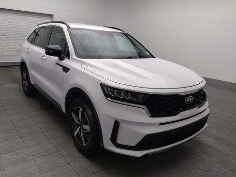 Used 2021 Kia Sorento S FWD image 13