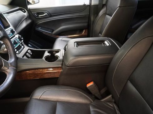 Used 2019 Chevrolet Suburban LT AWD/4WD image 7