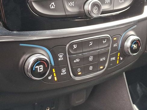 Used 2023 Chevrolet Traverse LT w/ Midnight/Sport Edition image 16