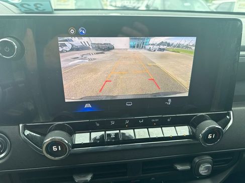 Used 2025 Chevrolet Colorado Trail Boss AWD/4WD image 11