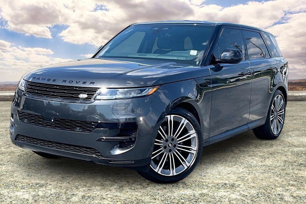 Used 2024 Land Rover Range Rover Sport SE AWD/4WD image 3
