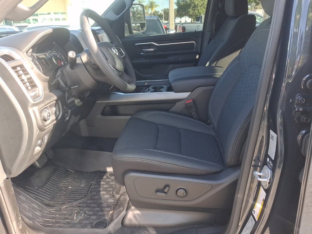 Used 2025 RAM 1500 Big Horn AWD/4WD image 21