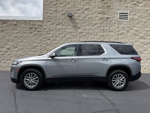 Used 2023 Chevrolet Traverse LT FWD image 5