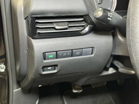 Used 2024 Nissan Sentra SV FWD image 21