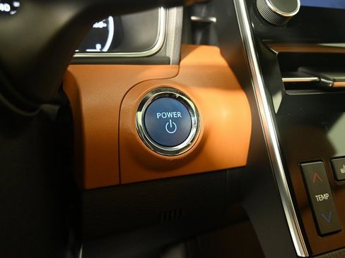 Used 2021 Toyota Avalon Limited w/ Advanced Safety Package image 31