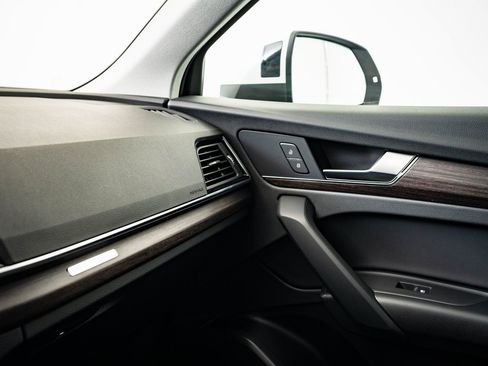 Used 2025 Audi Q5 2.0T Premium w/ Convenience Plus Package image 34