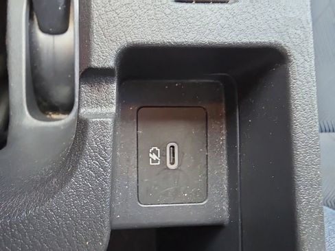 Used 2024 Nissan Versa SV FWD image 25