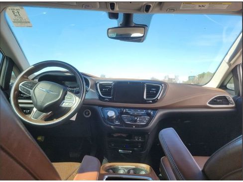 Used 2017 Chrysler Pacifica Limited w/ UConnect Theater Package image 14