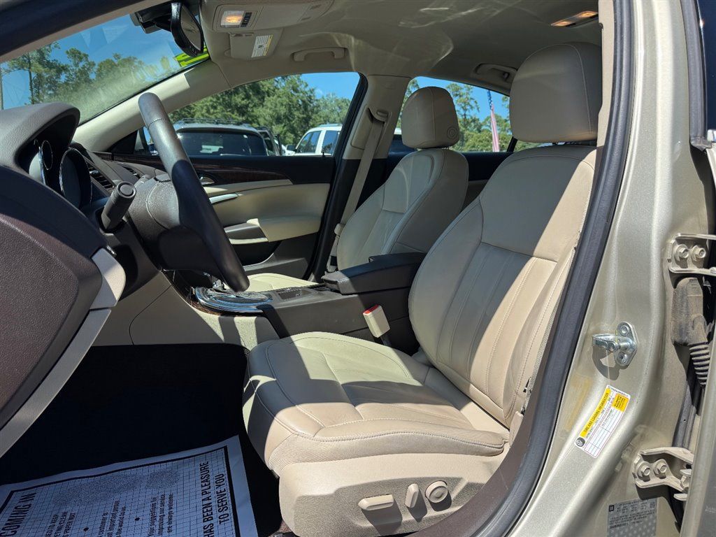 Used 2013 Buick Regal Leather FWD image 17