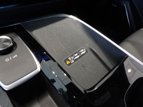 Used 2025 Buick Enclave Preferred image 13