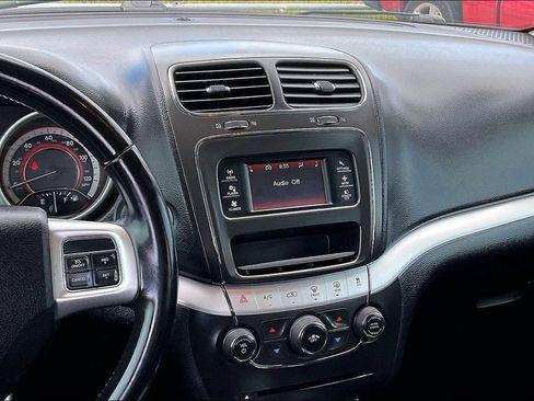 Used 2017 Dodge Journey SE w/ Flexible Seating Group FWD image 9