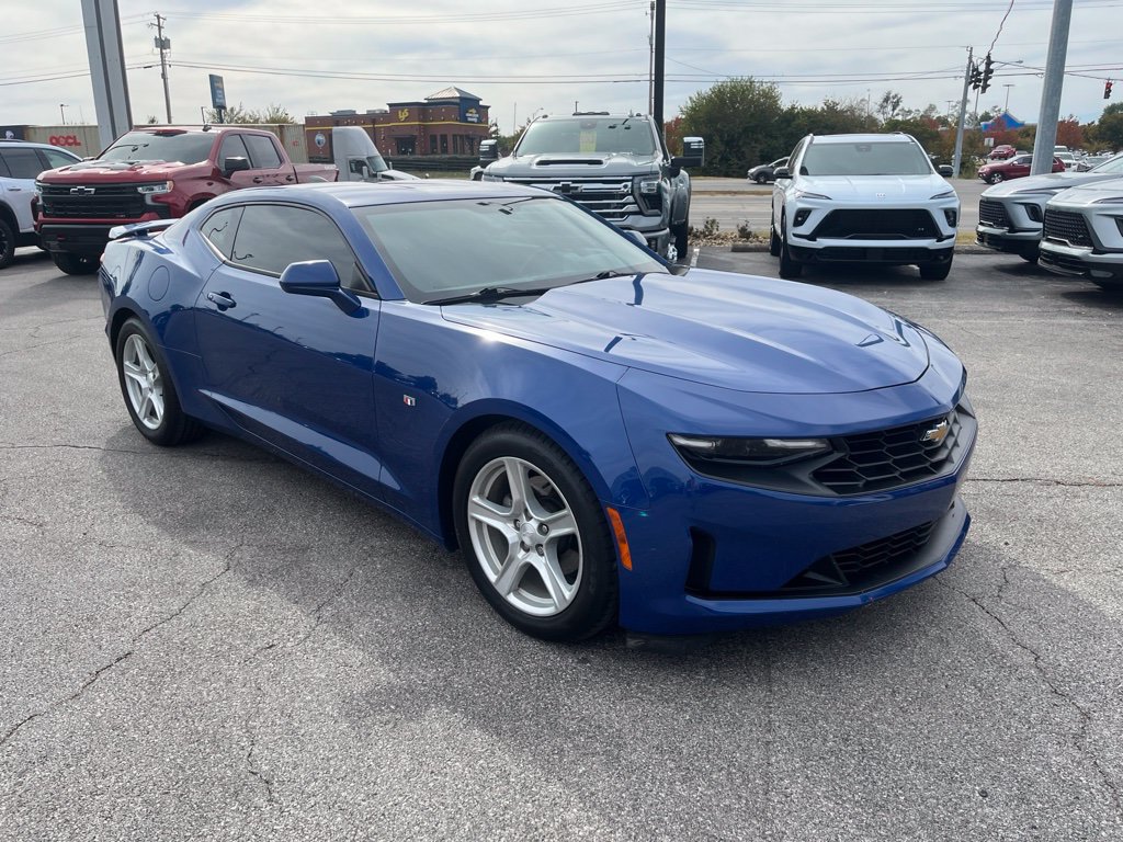 Used 2019 Chevrolet Camaro LT RWD image 2