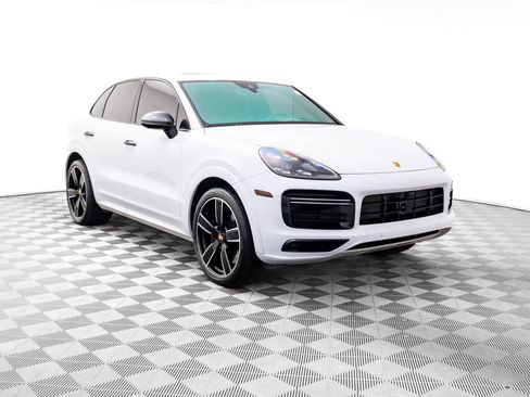 Used 2023 Porsche Cayenne Turbo image 7