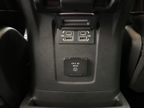 Used 2022 Jeep Wrangler Unlimited Rubicon w/ Dual Top Group AWD/4WD image 27