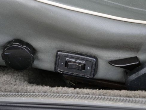 Used 1989 Ford Mustang LX image 25