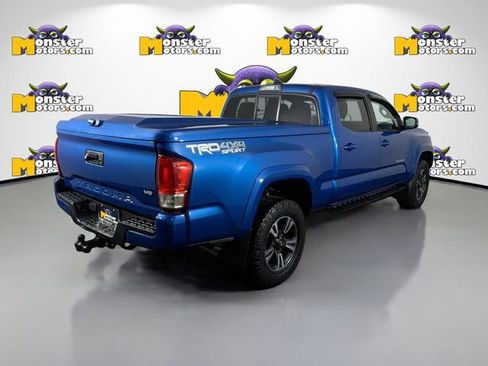 Used 2016 Toyota Tacoma TRD Sport image 5