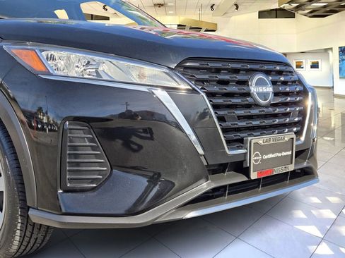 Used 2022 Nissan Kicks S w/ Interior Electronics Package FWD image 2