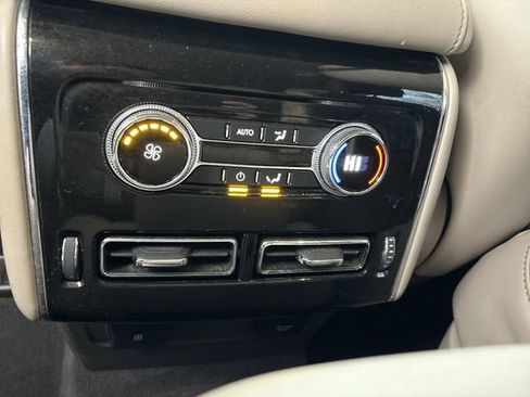Used 2023 Lincoln Aviator AWD image 28