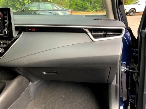 Used 2022 Toyota Corolla LE FWD image 17