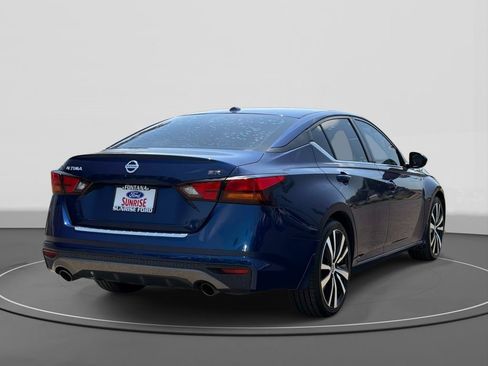 Used 2021 Nissan Altima 2.5 SR FWD image 5
