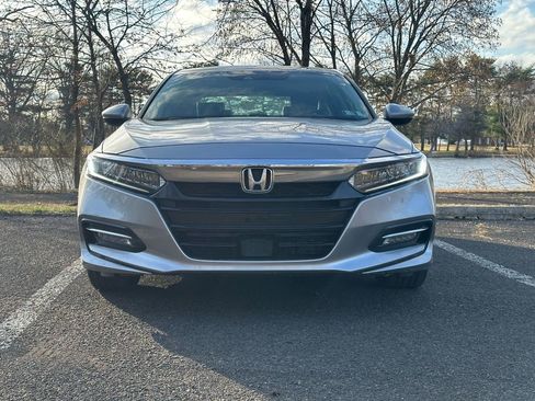 Used 2020 Honda Accord Touring image 8