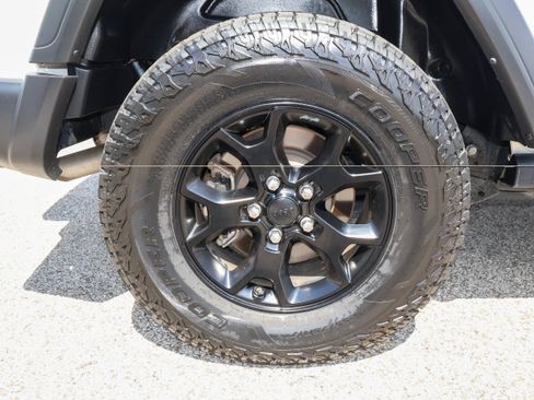 Used 2021 Jeep Wrangler Sport AWD/4WD image 28
