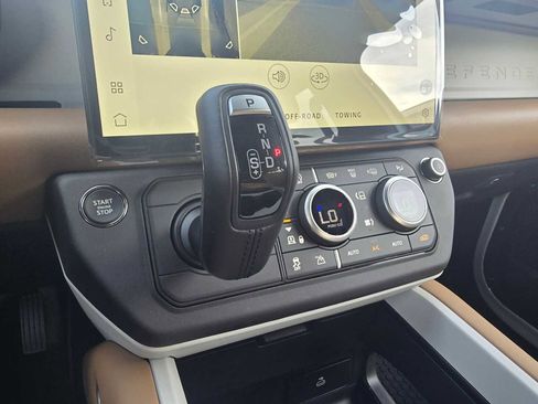 New 2026 Land Rover Defender 110 X-Dynamic SE image 29
