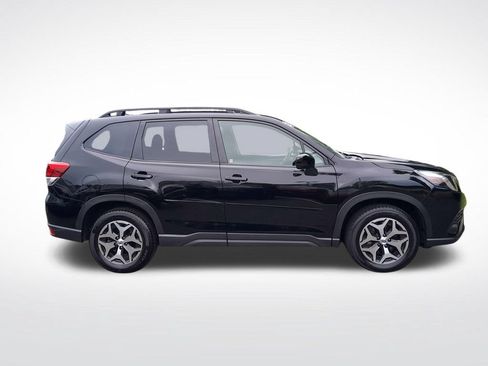 Used 2023 Subaru Forester Premium AWD/4WD image 9