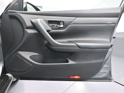 Used 2016 Nissan Altima 2.5 SL w/ Moonroof Package FWD image 42