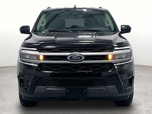 Used 2024 Ford Expedition XLT RWD image 3