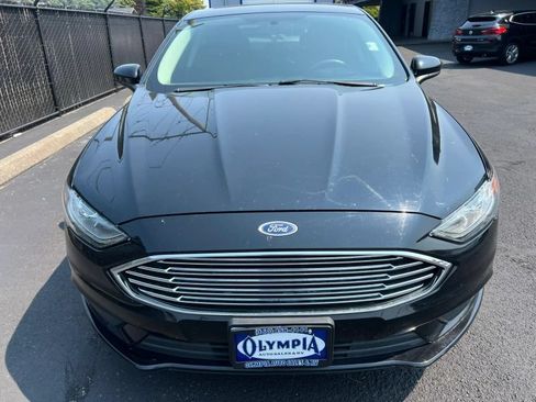 Used 2017 Ford Fusion SE FWD image 3