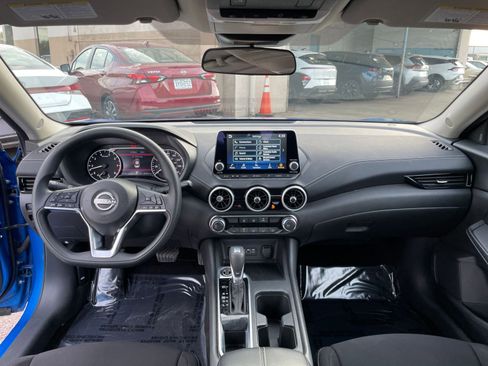 Used 2025 Nissan Sentra SV image 32