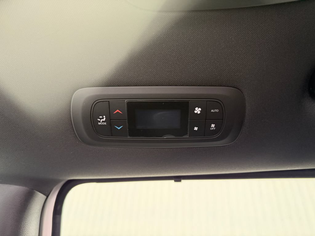 New 2027 Chrysler Pacifica Select AWD/4WD image 36