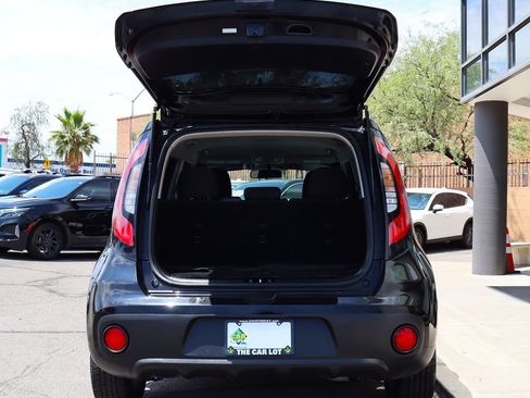 Used 2017 Kia Soul FWD image 22