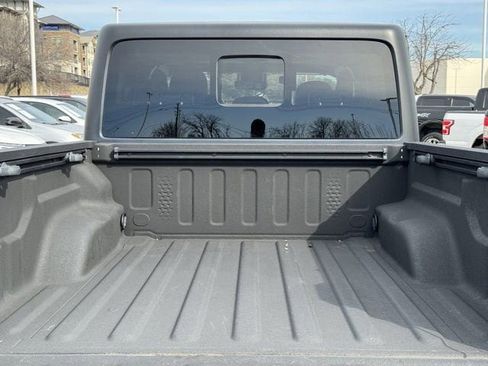 Used 2022 Jeep Gladiator Sport image 33