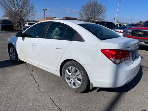 Used 2014 Chevrolet Cruze LS image 4