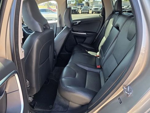 Used 2015 Volvo XC60 T5 Premier w/ Proximity Package FWD image 13