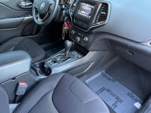 Used 2020 Jeep Cherokee Latitude image 20