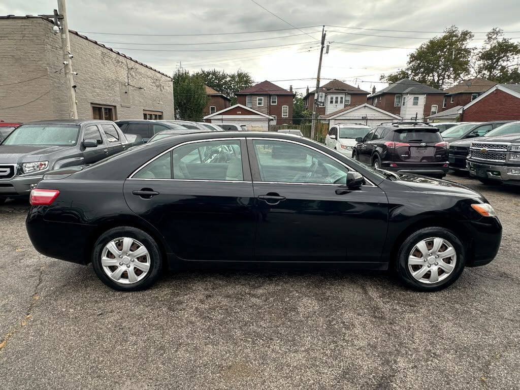 Used 2007 Toyota Camry LE FWD image 4