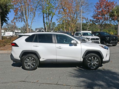 Certified 2023 Toyota RAV4 XLE Premium image 5