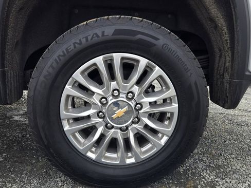 Used 2023 Chevrolet Silverado 2500 High Country w/ Z71 Off-Road Package image 10